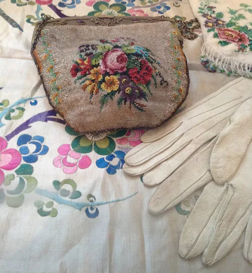Small handbag with chain handle early 20th century
