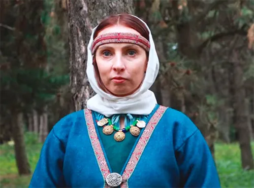 How wealthy women dressed in Kyivan Rus’ in the late 10th century