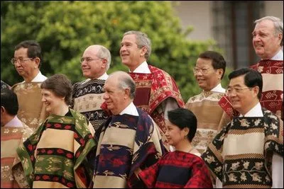 Chilean chamanto – traditional poncho-like garment. But it has one unique feature
