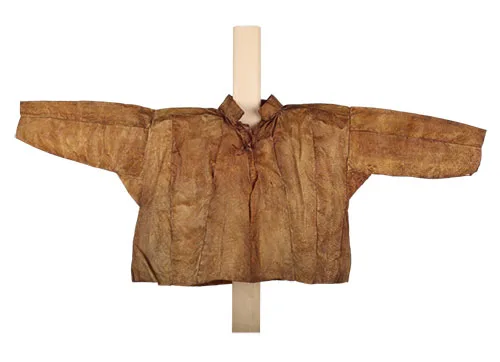 Fishskin clothing and accessories were common for the Arctic peoples – Inuits, Aleuts, Eskimos, Yupiks