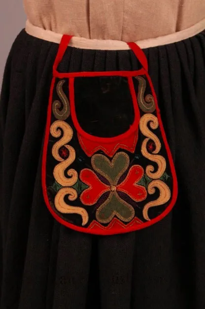 Kjolsäck – Swedish folk pocket-style bags (collection of photos)