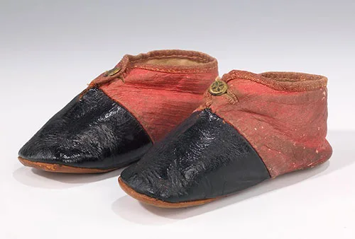 Fancy kid shoes in the 1800s. Wealthy 19th-century children wore lovely footwear (+ photos)