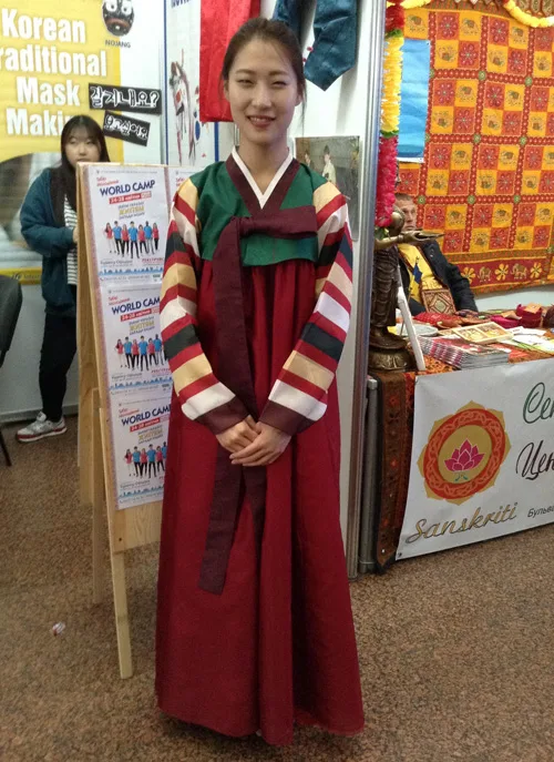 What features did Korean modern hanbok adopt from Western-style clothes?