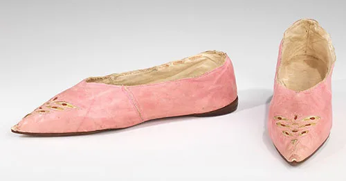 Nice example of fashionable kid shoes from the 1810s