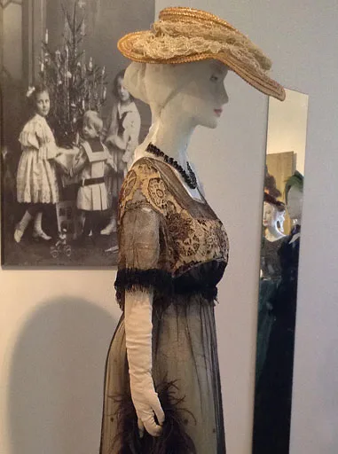 Vintage cartwheel hat