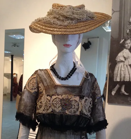Cartwheel hat – exquisite hat fashionable at the turn of the 20th century