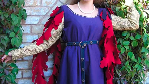 What significant clothing trends were there in the 15th century? Decorative sleeves, first codpieces, and shockingly short male tunics
