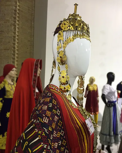 Turkmen national clothing