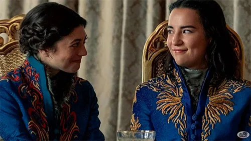 Show costumes in Shadow And Bone series