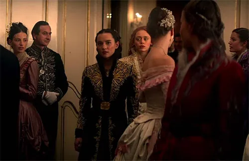 Show costumes in Shadow And Bone series
