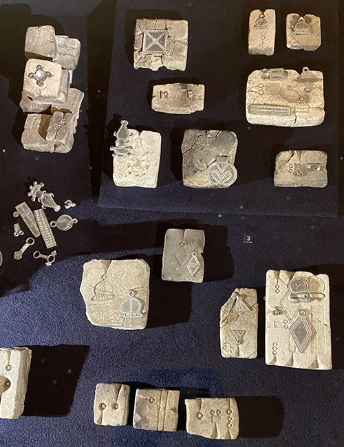 How did molds and tools in 6th-century jeweler’s workshop look like?