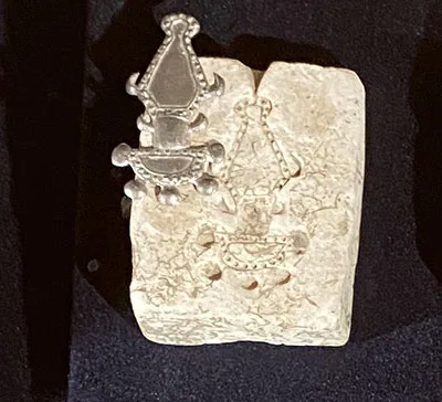 The first known knob fibulae mold in Europe