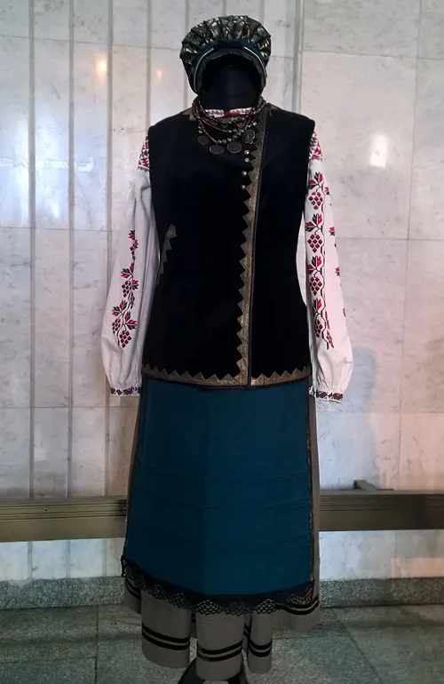 velvet bodice called “kersetka” from Ukraine