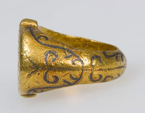 gold signet ring, Byzantine, the 10th century