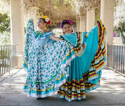 Mexican folklorico dance costumes