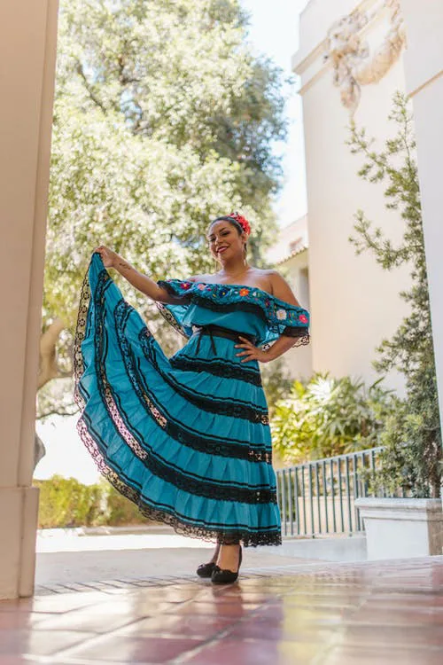 Mexican folklorico dance costumes