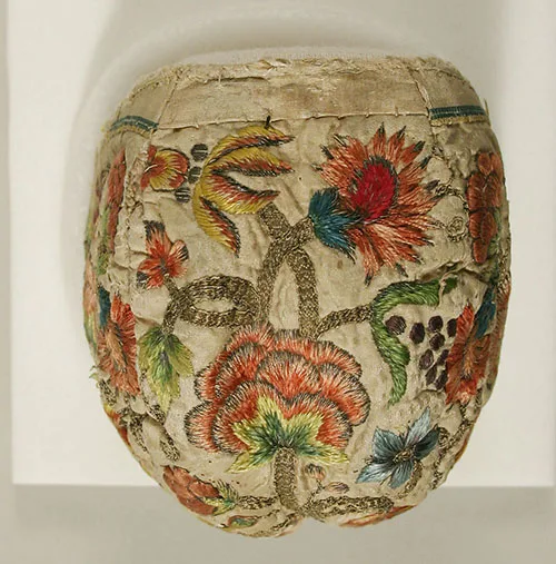 Women’s cap, richly embroidered with silk and metallic thread, Germany, the 18th century