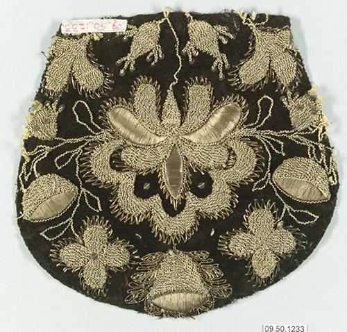 Elegant black velvet cap crown with gold embroidery, Germany, the early 19th century