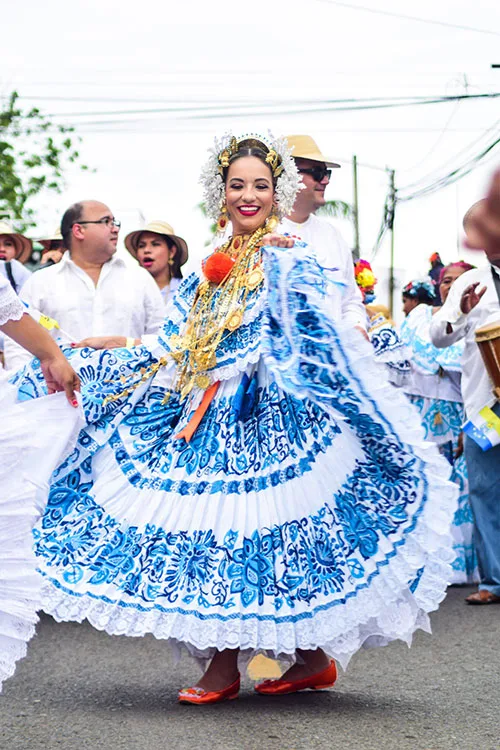 Opulent women’s folk outfit of Panama Gala Pollera