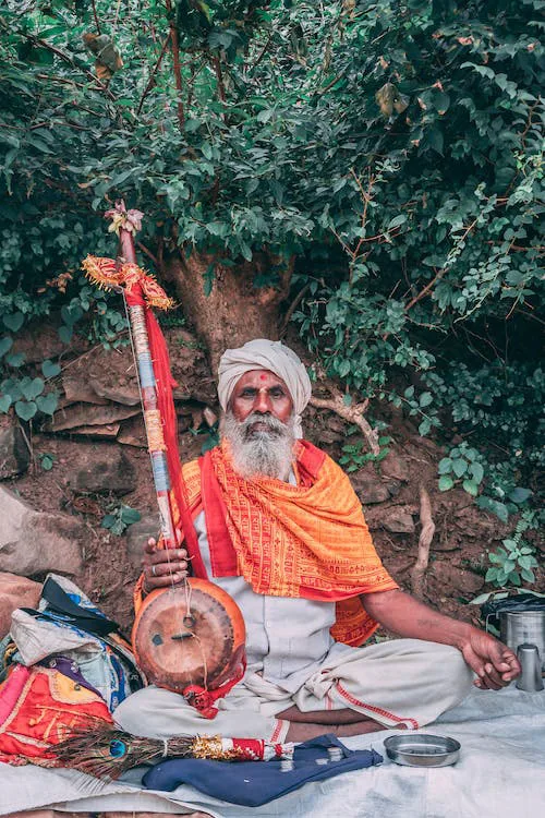 Traditional outfits of Indian men