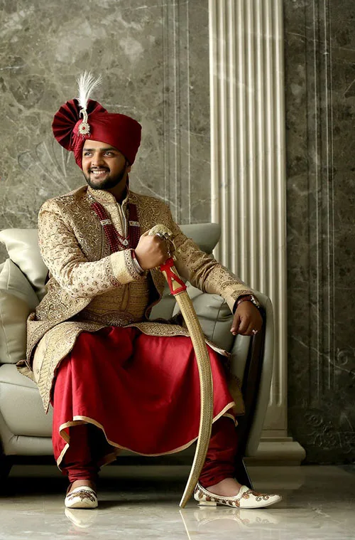 Traditional outfits of Indian men