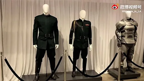 Comparison of House Atreides military uniforms from Dune 2021 and Dune 1984