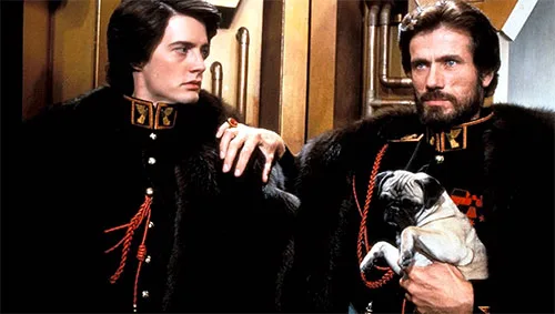 Comparison of House Atreides military uniforms from Dune 2021 and Dune 1984