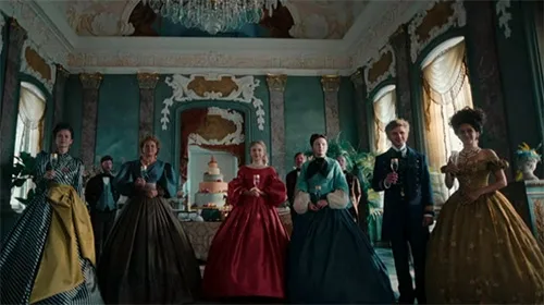 Show costumes in The Empress / Die Kaiserin series