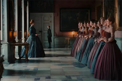 Show costumes in The Empress / Die Kaiserin series