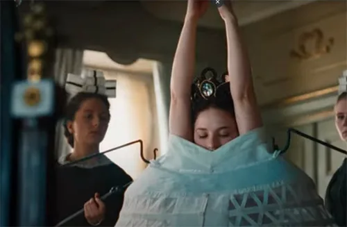 Show costumes in The Empress / Die Kaiserin series