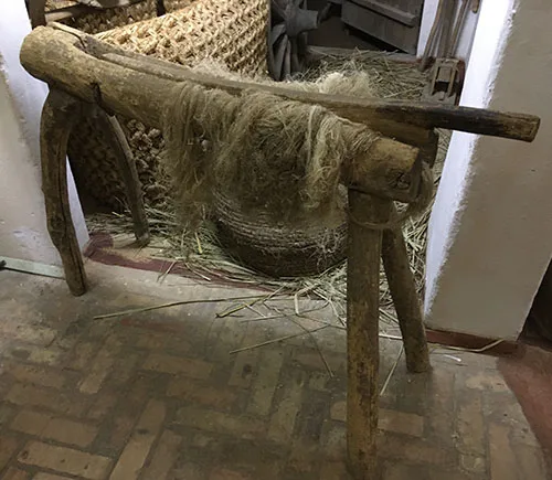 Yarn crimper