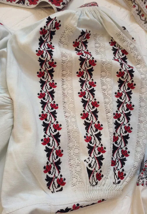 Ukrainian floral embroidery