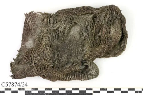 Viking lost mitten from Lendbreen