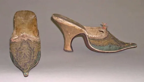 The short history of mule shoes – the most common 16th-century footwear