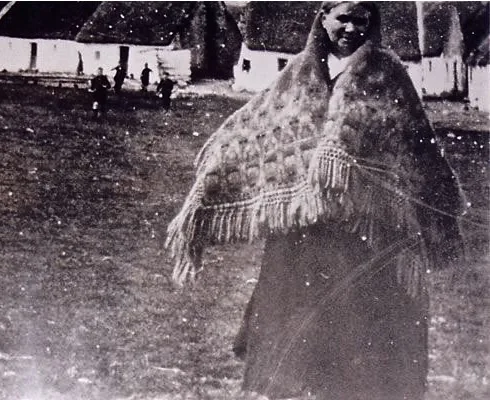 Irish traditional Galway shawl