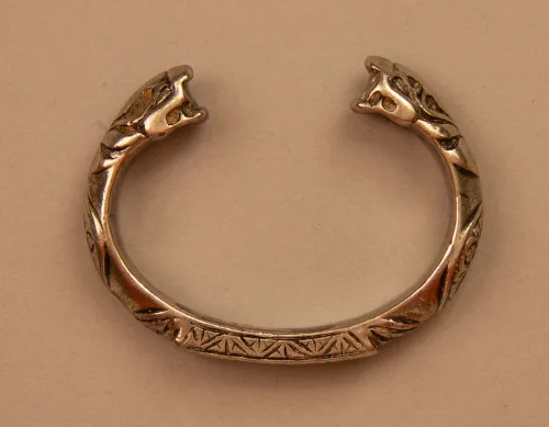 Most curious examples of snake-shaped jewelry