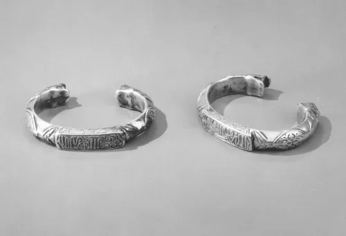 Most curious examples of snake-shaped jewelry
