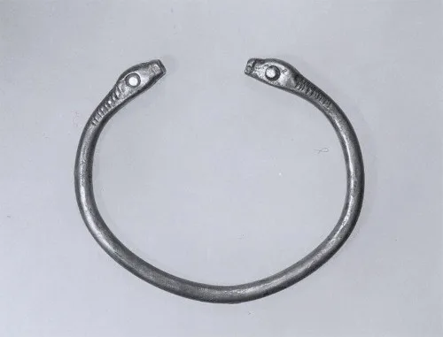 Most curious examples of snake-shaped jewelry