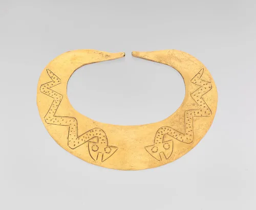 Most curious examples of snake-shaped jewelry