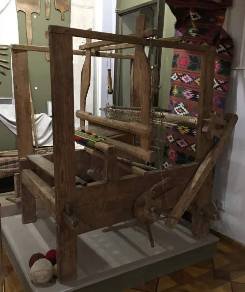 Extravagant 100-year-old spinning and weaving tools from central Ukraine