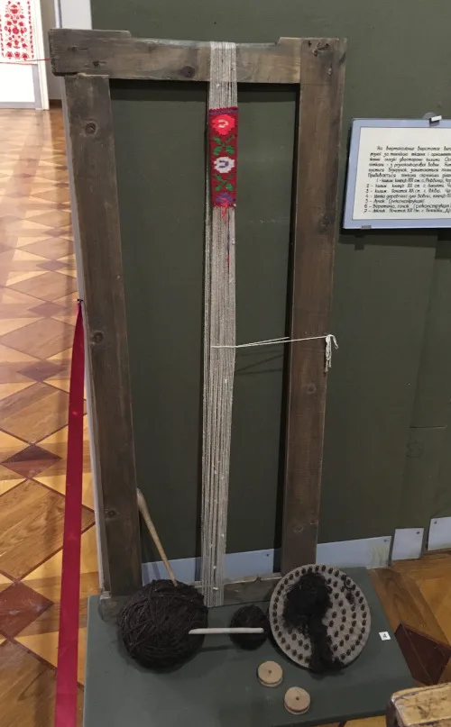 Extravagant 100-year-old spinning and weaving tools from central Ukraine