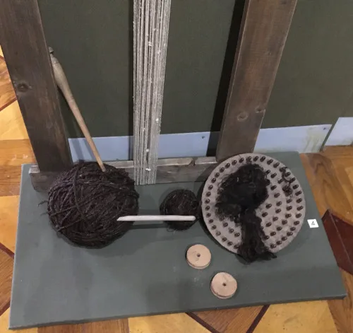 Extravagant 100-year-old spinning and weaving tools from central Ukraine