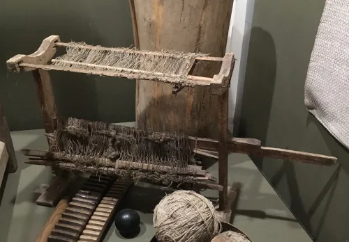 Extravagant 100-year-old spinning and weaving tools from central Ukraine
