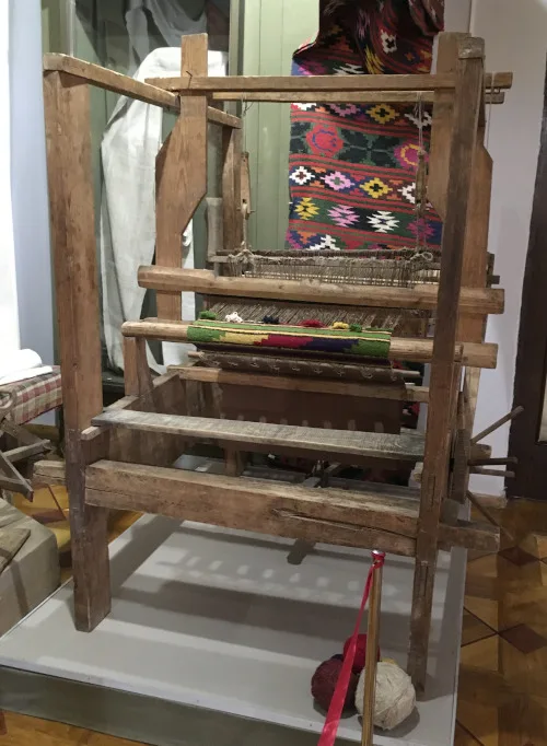 Extravagant 100-year-old spinning and weaving tools from central Ukraine