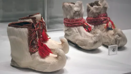 Finnish nutukas, finnesko, or Saami boots – lovely winter footwear with stiff beaked toe