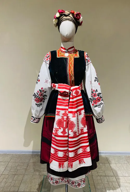 Outstanding collection of Ukrainian traditional costumes