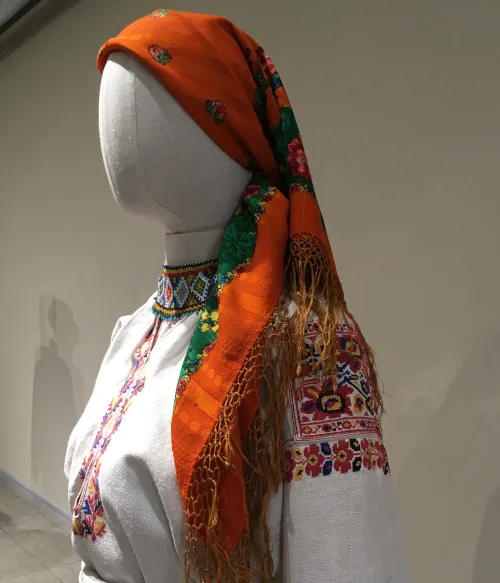 Ukrainian 100-year-old male and female headdresses