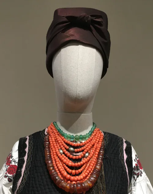 Ukrainian 100-year-old male and female headdresses