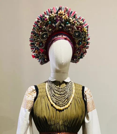 Ukrainian 100-year-old male and female headdresses
