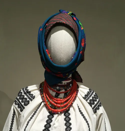 Ukrainian 100-year-old male and female headdresses